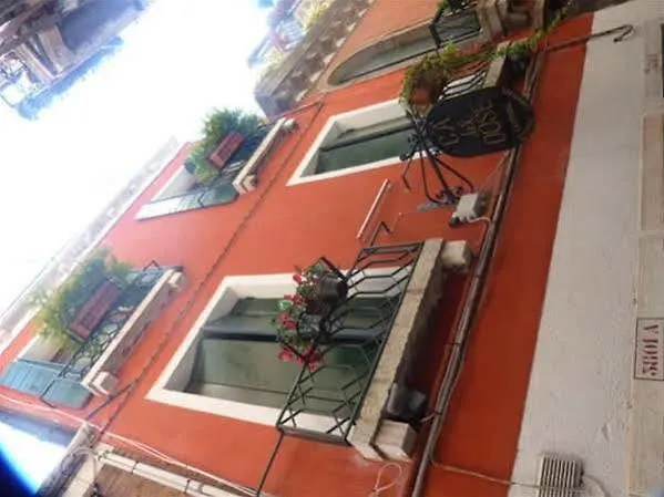 Konukevi Ca Del Dose Venedik